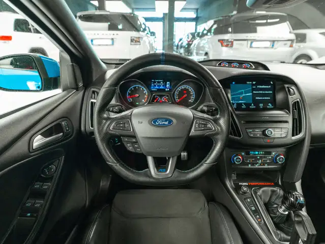 Ford Focus view 9