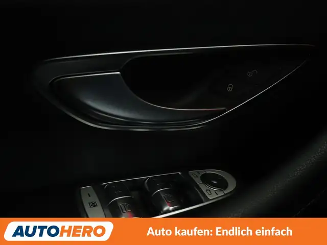 Mercedes-Benz E Class view 28
