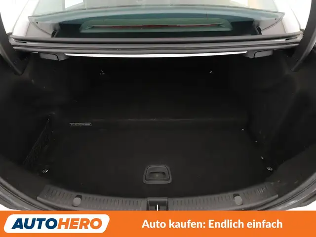 Mercedes-Benz E Class view 17