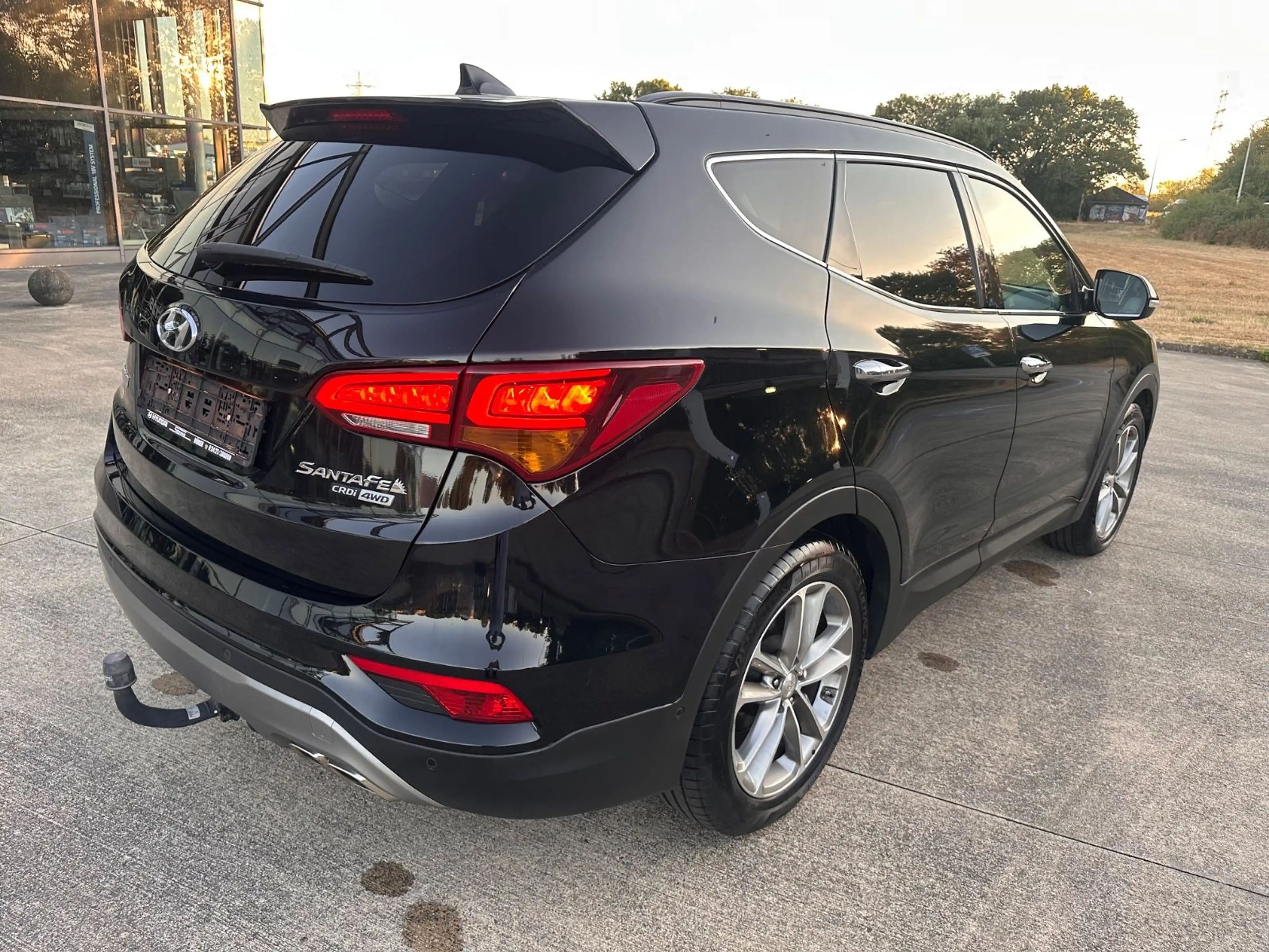 Hyundai SANTA FE blue Premium 4WD*AHK*7Si*Pano*360Cam. — photo 4