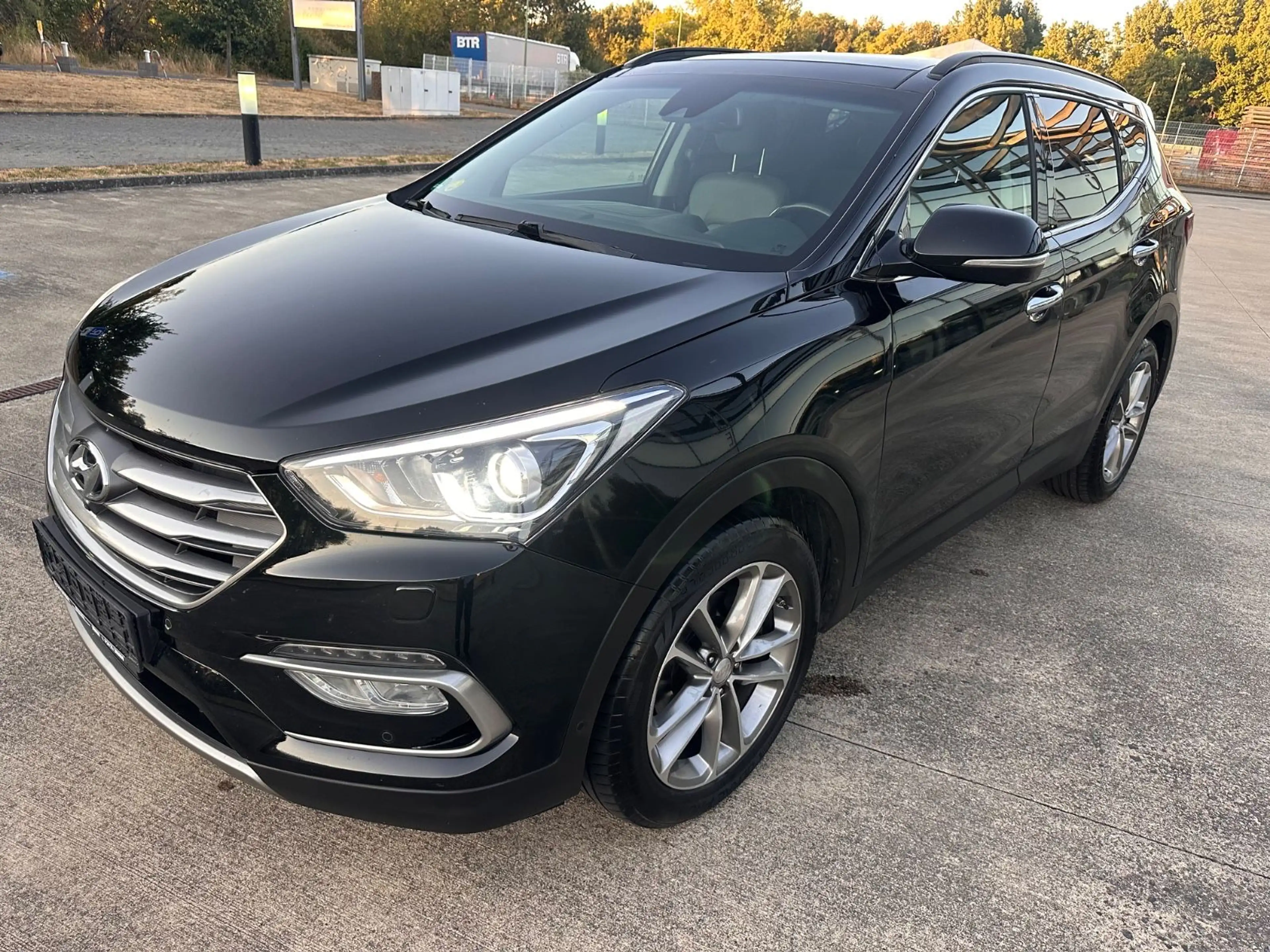 Hyundai SANTA FE blue Premium 4WD*AHK*7Si*Pano*360Cam.