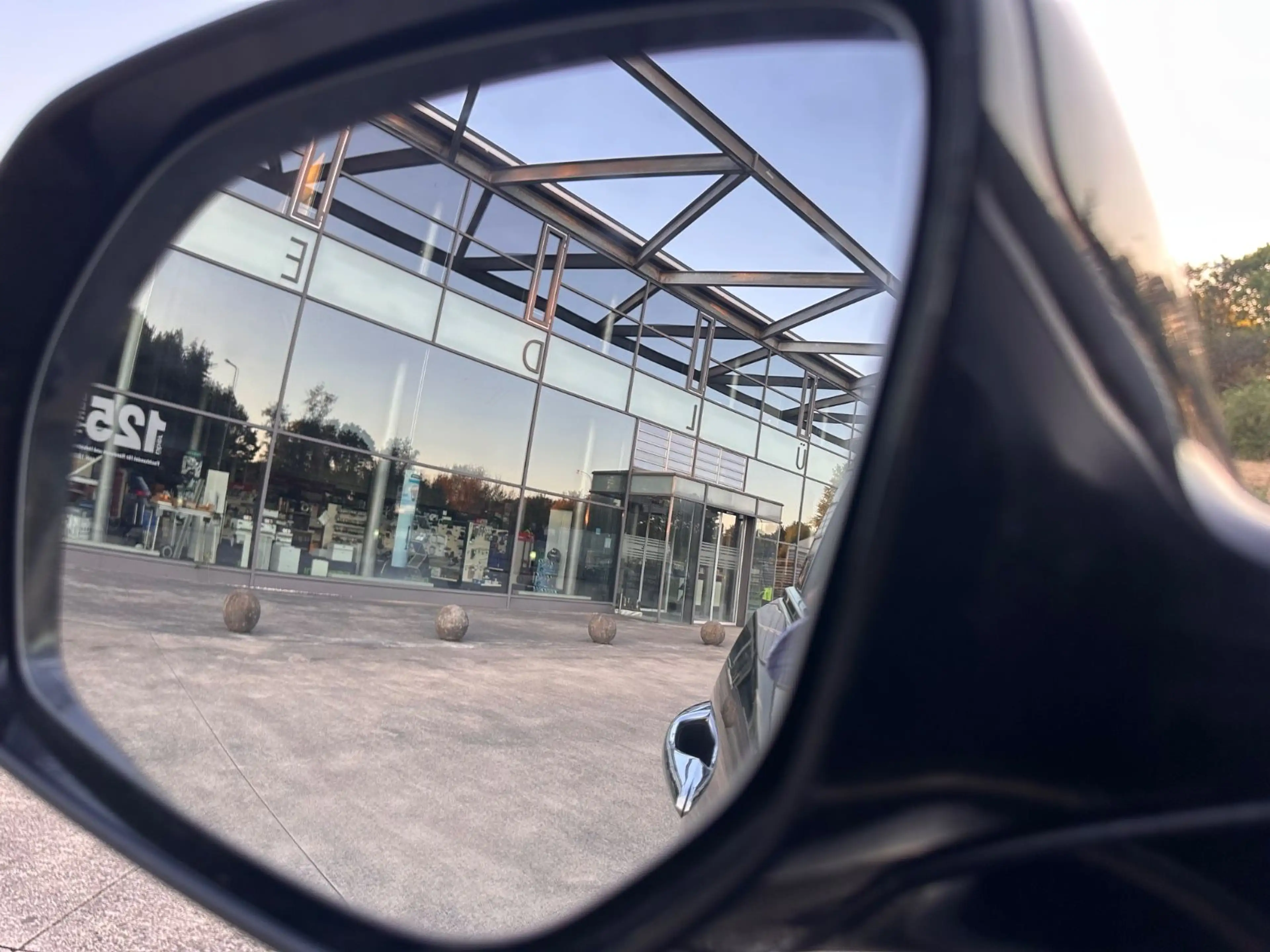 Hyundai SANTA FE blue Premium 4WD*AHK*7Si*Pano*360Cam. — photo 15