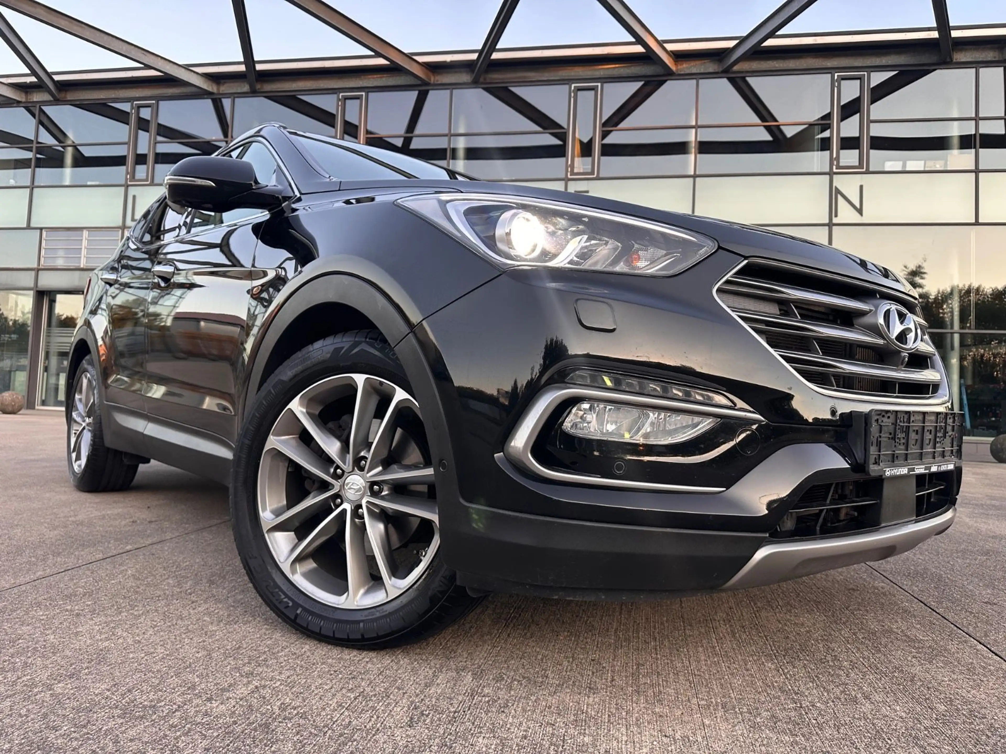 Hyundai SANTA FE blue Premium 4WD*AHK*7Si*Pano*360Cam. — photo 13