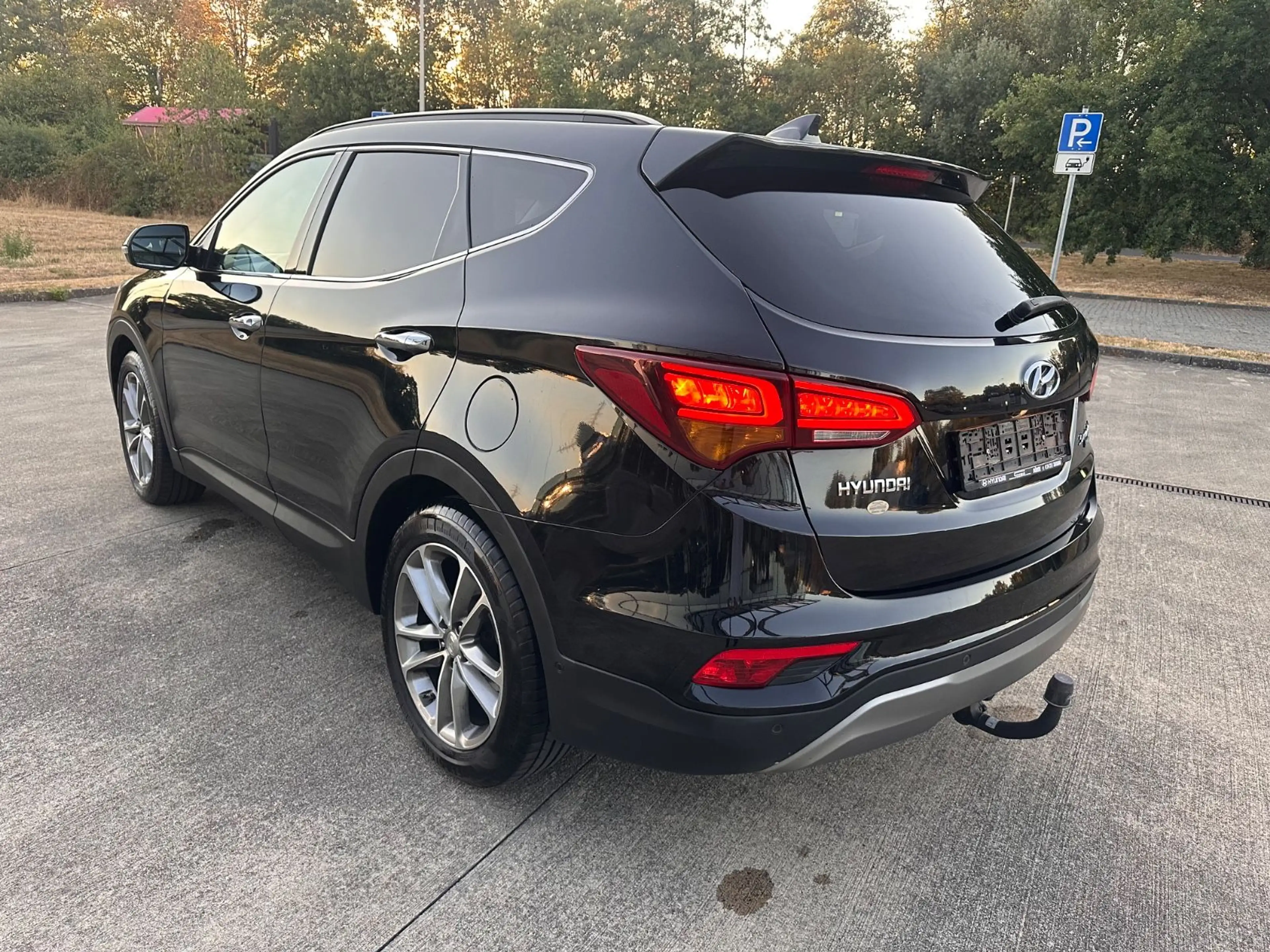 Hyundai SANTA FE blue Premium 4WD*AHK*7Si*Pano*360Cam. — photo 3