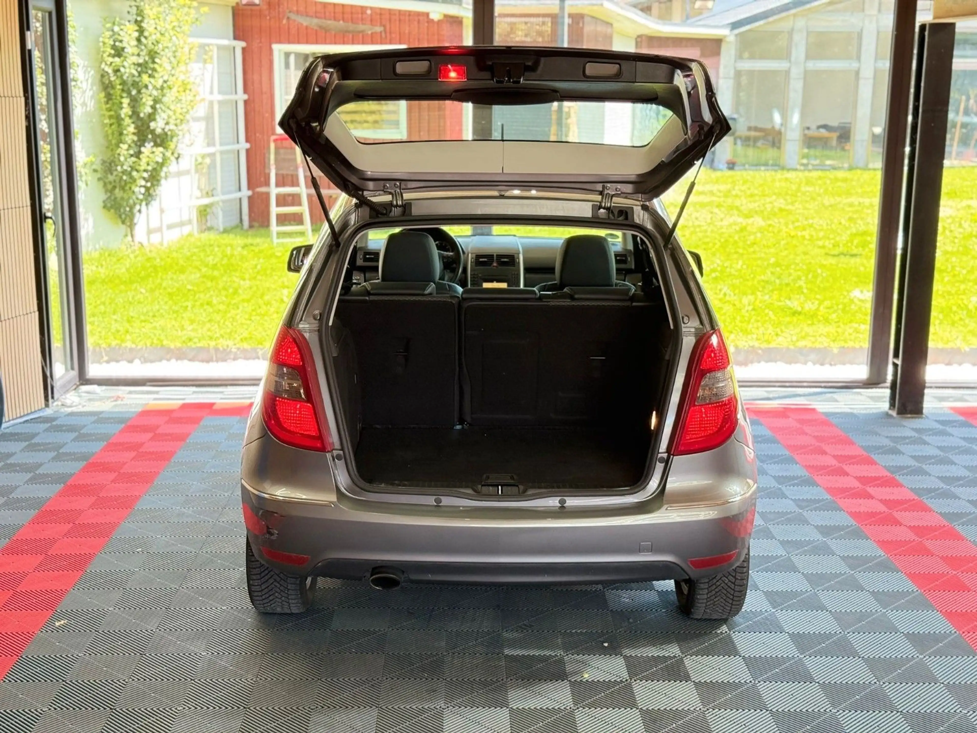 Mercedes-Benz A 150 AVANTGARDE — photo 23