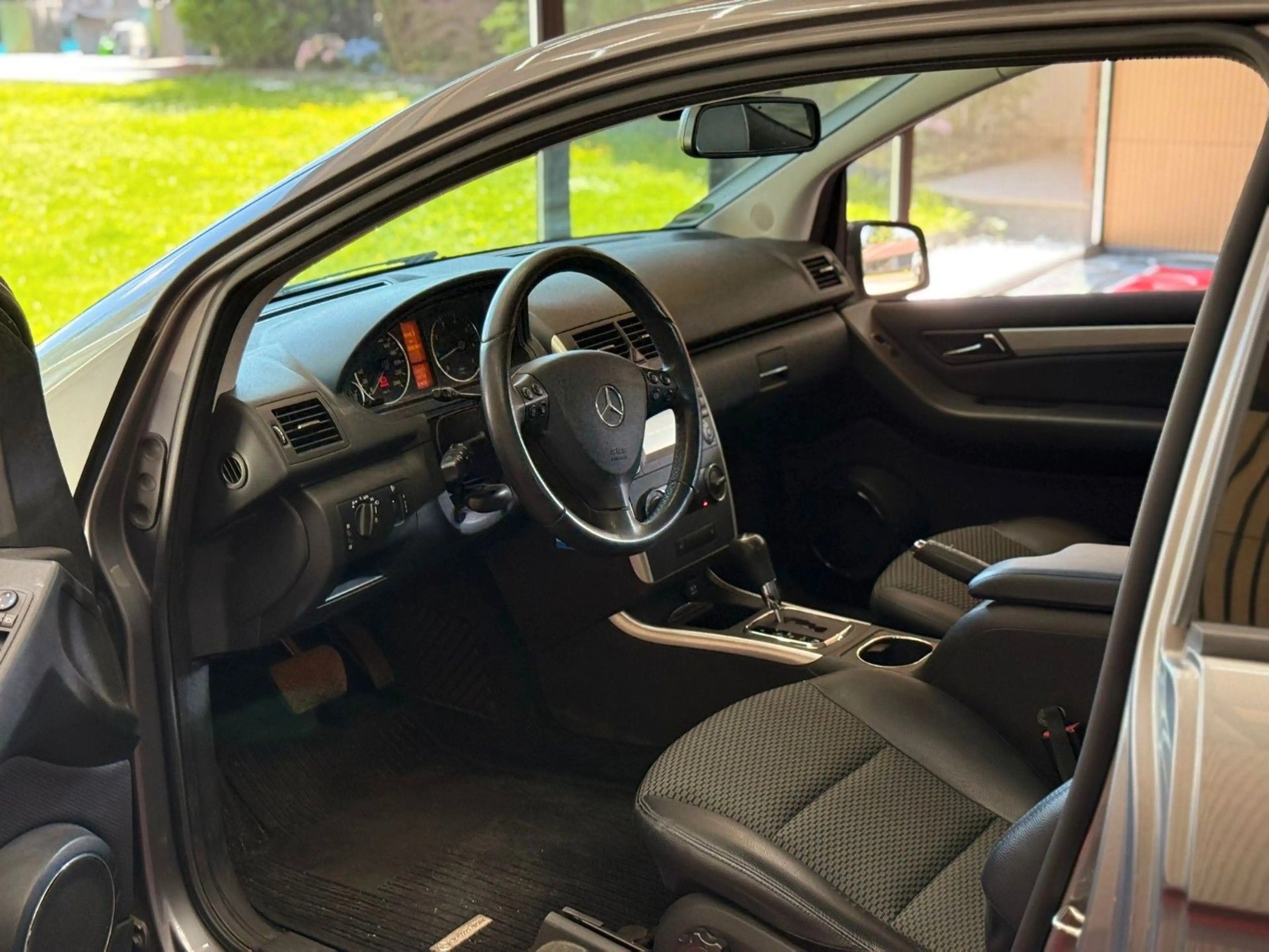 Mercedes-Benz A 150 AVANTGARDE — photo 9
