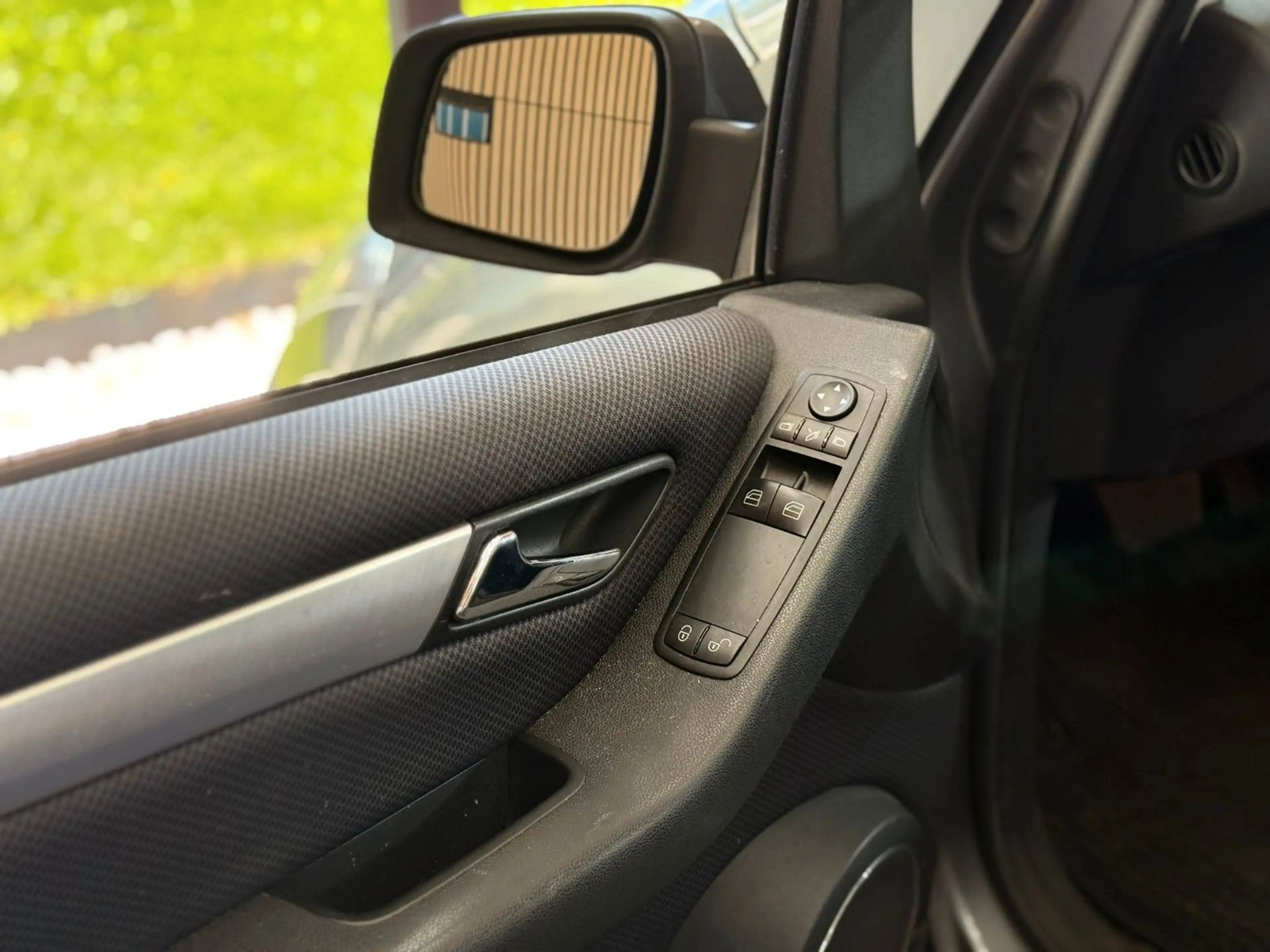 Mercedes-Benz A 150 AVANTGARDE — photo 17