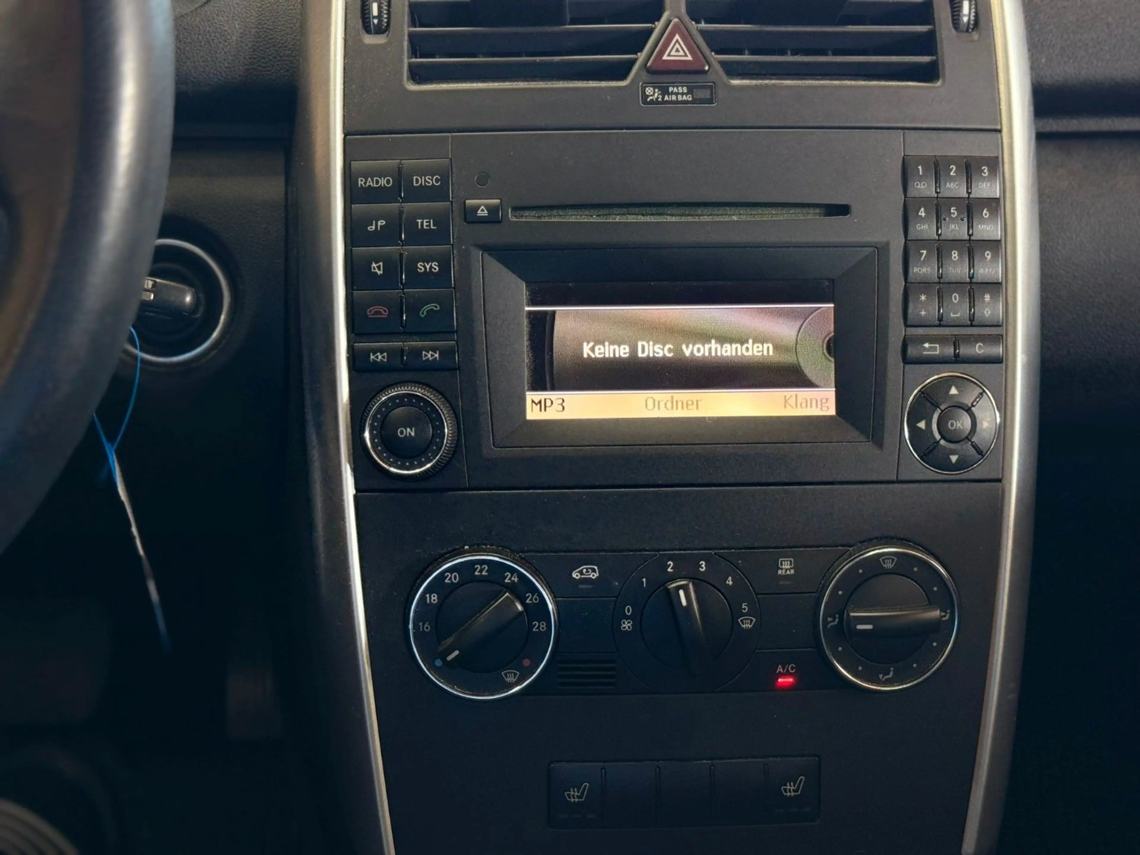 Mercedes-Benz A 150 AVANTGARDE — photo 13