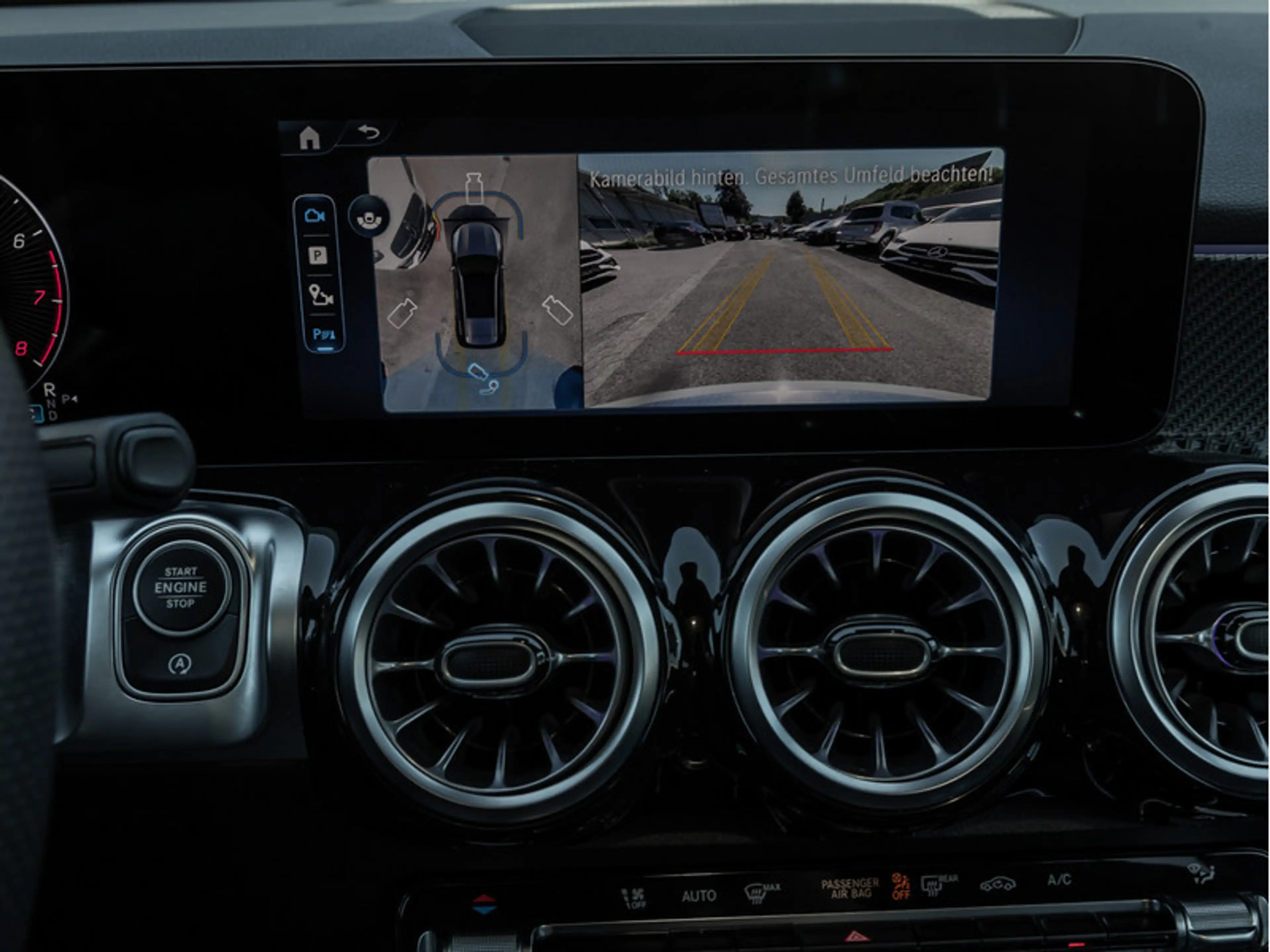 Mercedes-Benz GLB 250 4M AMG-Sport/Pano/AHK/Night/MBeam/Distr — photo 16