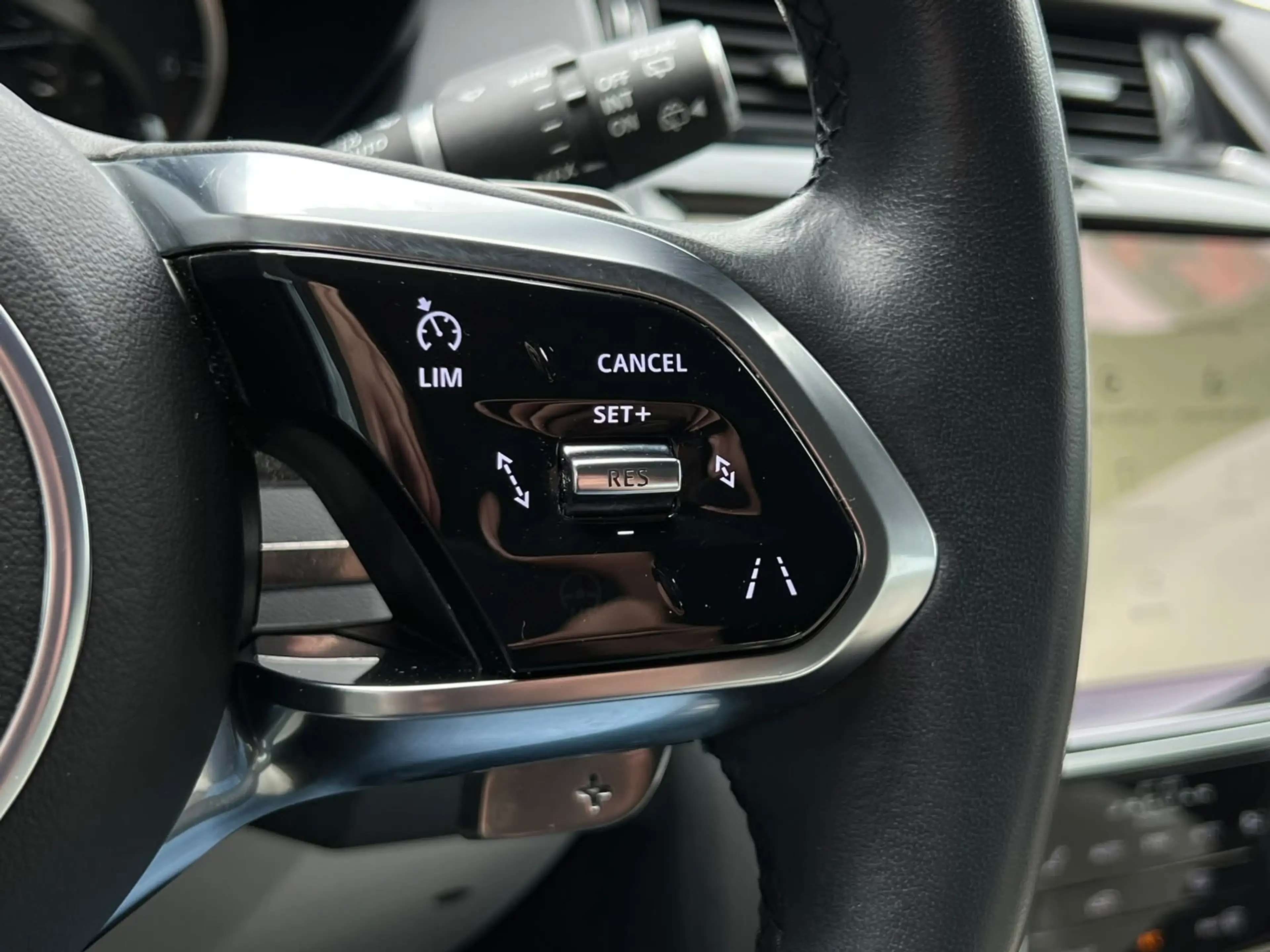 Jaguar E-Pace E-Pace 1.5 T MHEV P160 GARANTI PANO CUIR CARPLAY — photo 14