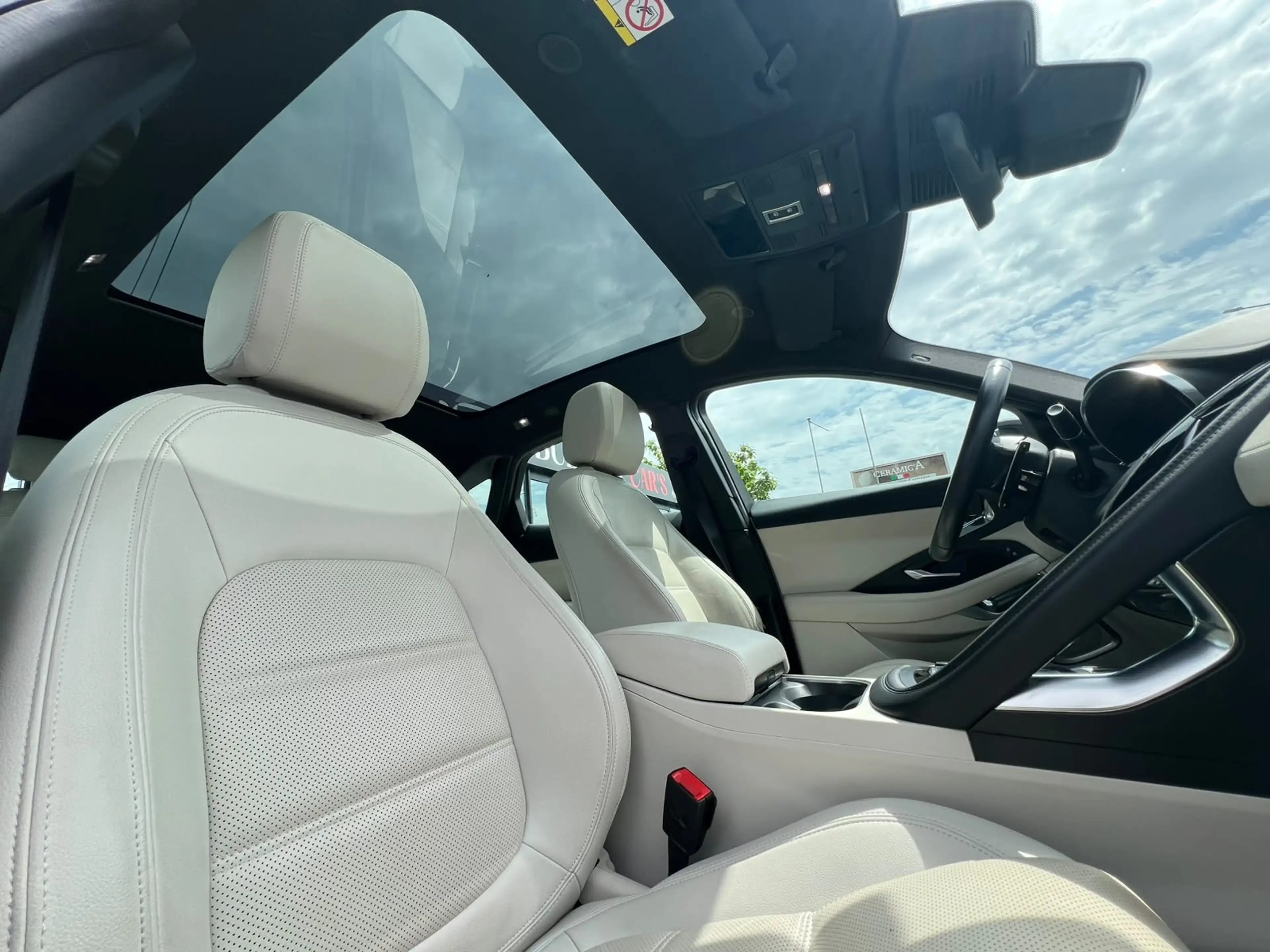 Jaguar E-Pace E-Pace 1.5 T MHEV P160 GARANTI PANO CUIR CARPLAY — photo 12