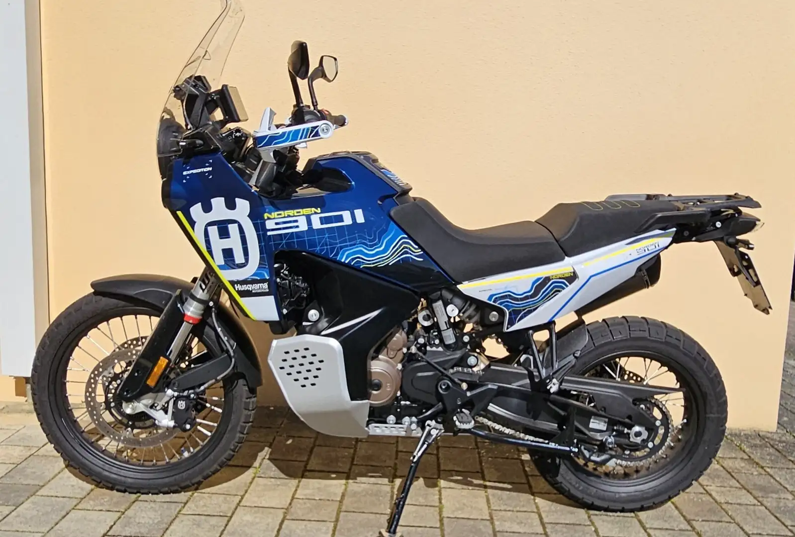 Husqvarna Norden 901 Expedition Blau - 1