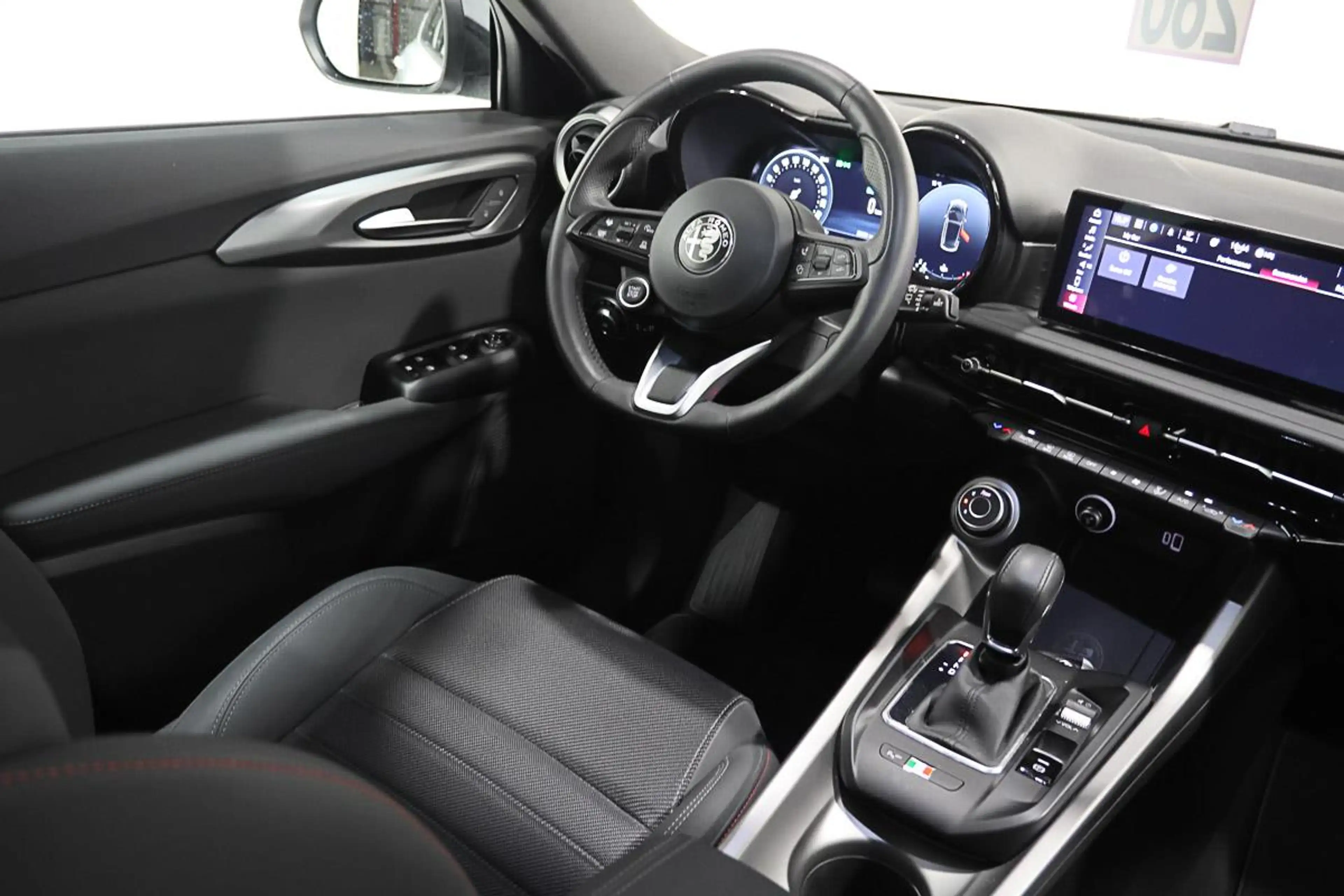 Alfa Romeo Tonale 1.5 HYBRID 130 AUTOMATIQUE LED GPS ACC CAM360 JA18 — photo 12