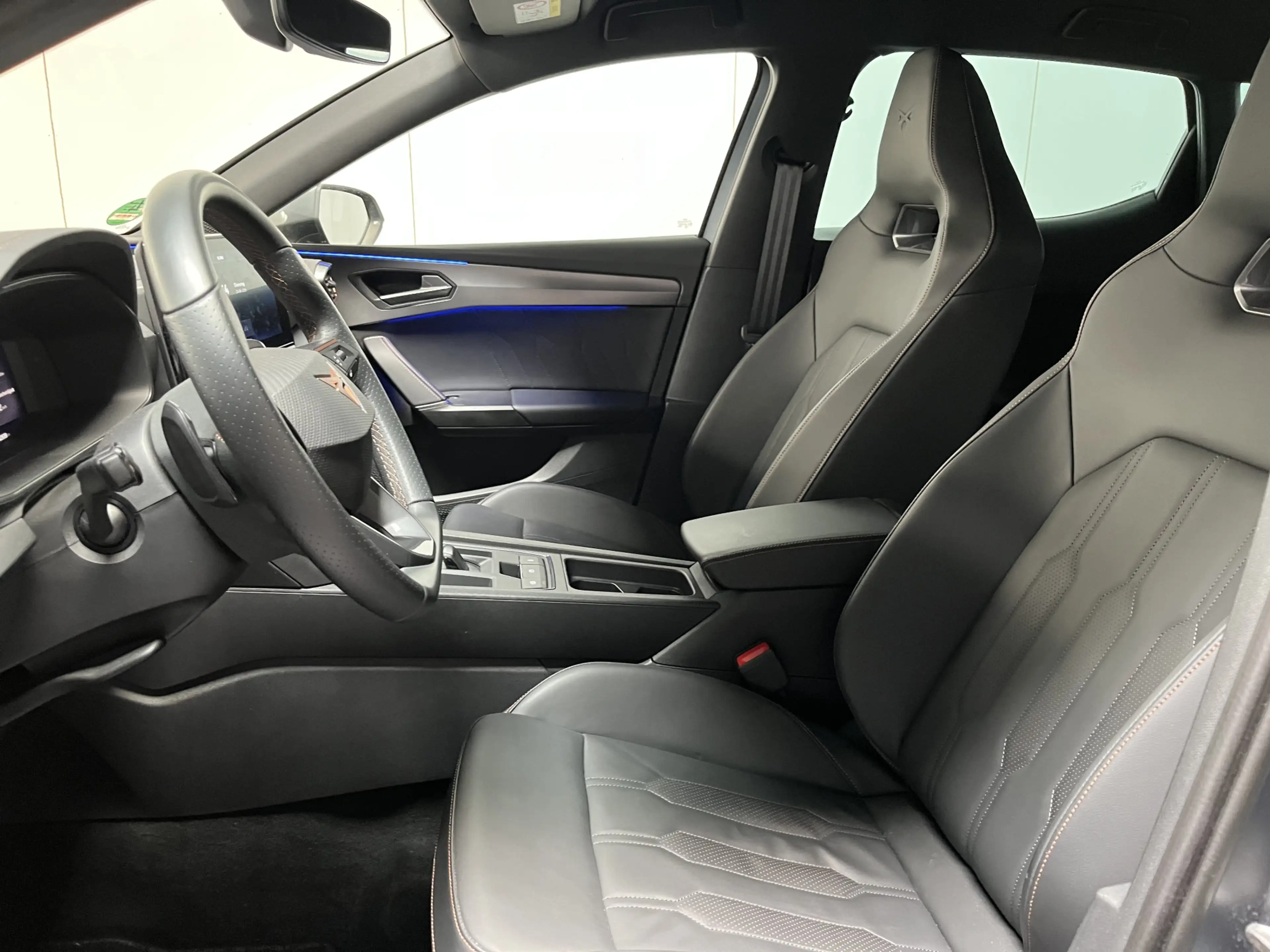 CUPRA Leon 1.4 e-Hybrid VZ Black Edition / AUTOMAAT/ 245 PK/ — photo 6