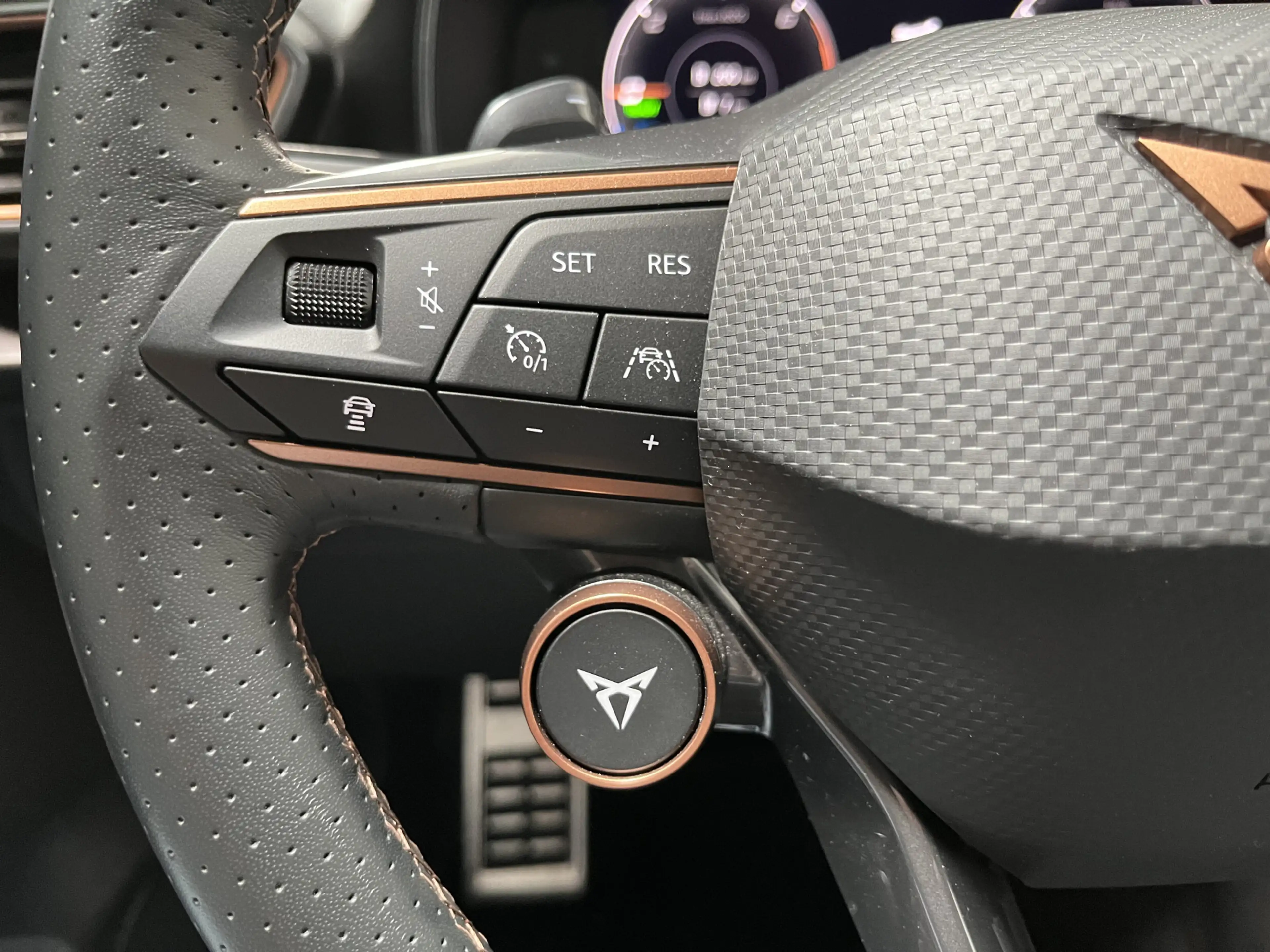 CUPRA Leon 1.4 e-Hybrid VZ Black Edition / AUTOMAAT/ 245 PK/ — photo 9