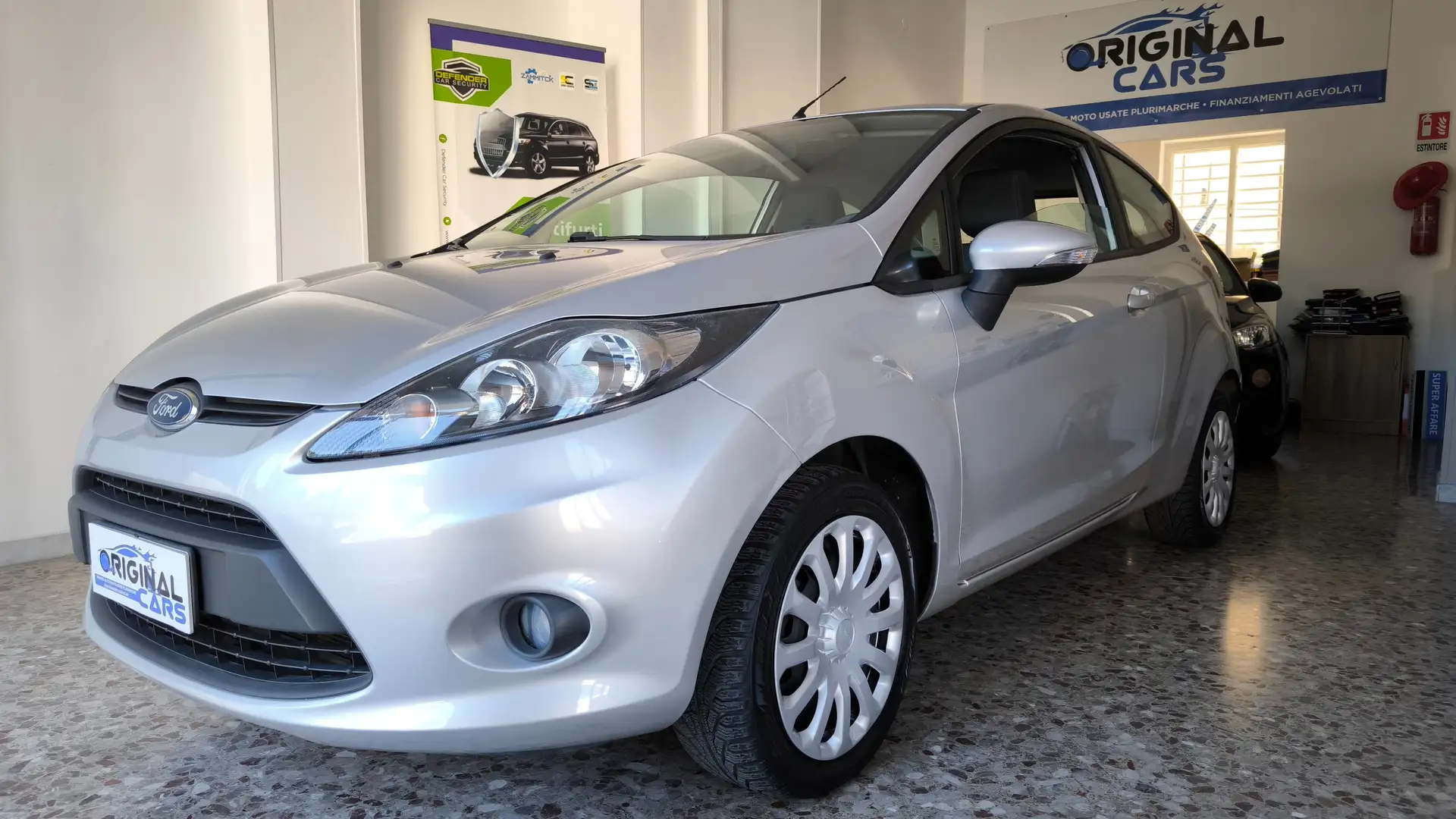Ford Fiesta Fiesta VI 2008 3p 1.2 16v + c/esp E5 Argento - 1