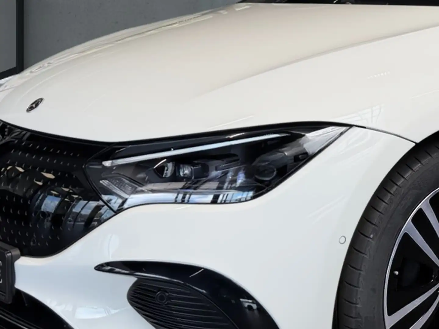 Mercedes-Benz EQE 350 Electric Art+DiG.L+DISTR+BURM+MEM+AMBIE Weiß - 2
