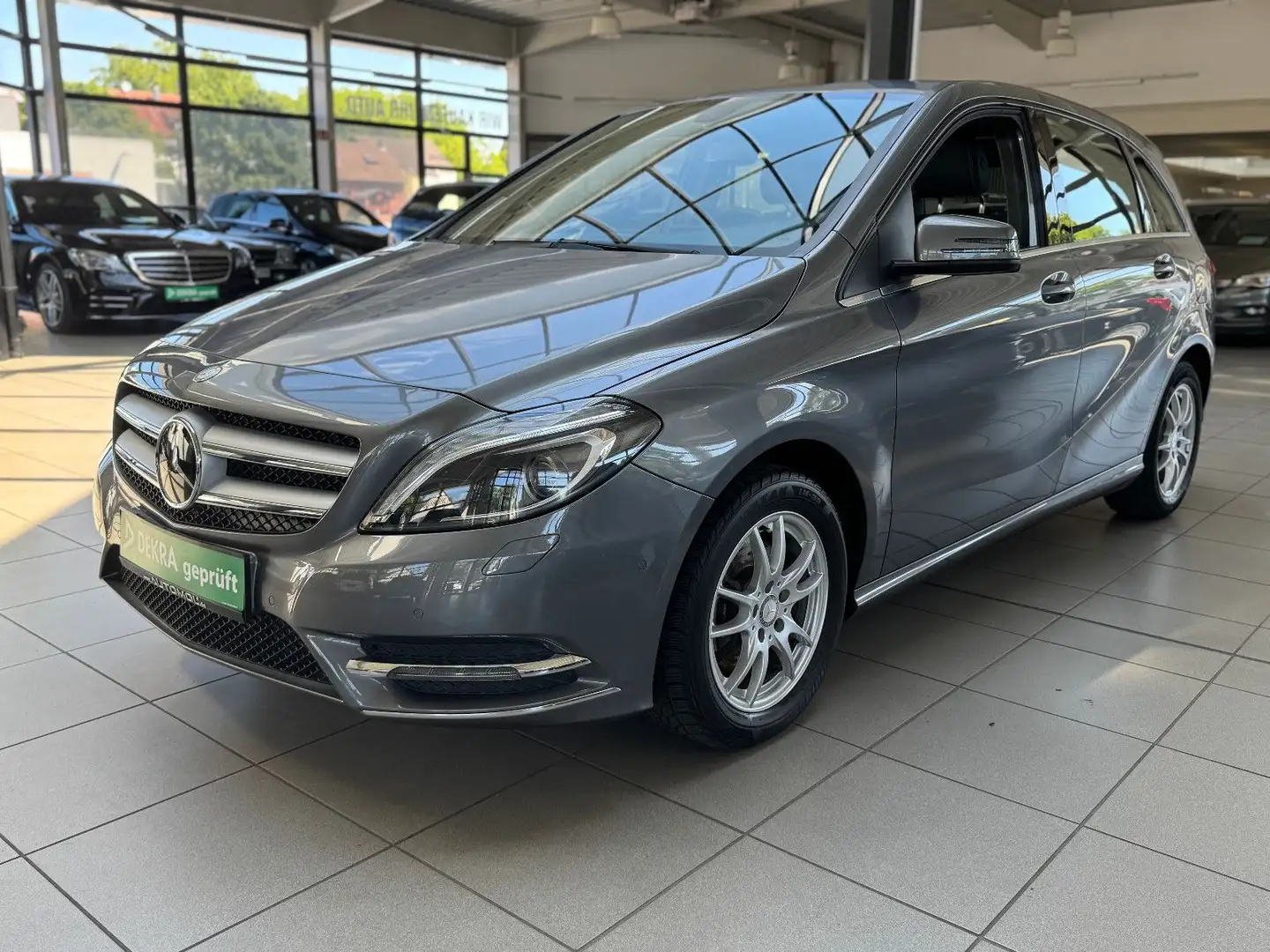Mercedes-Benz B 180 B180 CDI * Wenig-Km! *Bi-Xenon/PDC/SHZ* Grau - 1