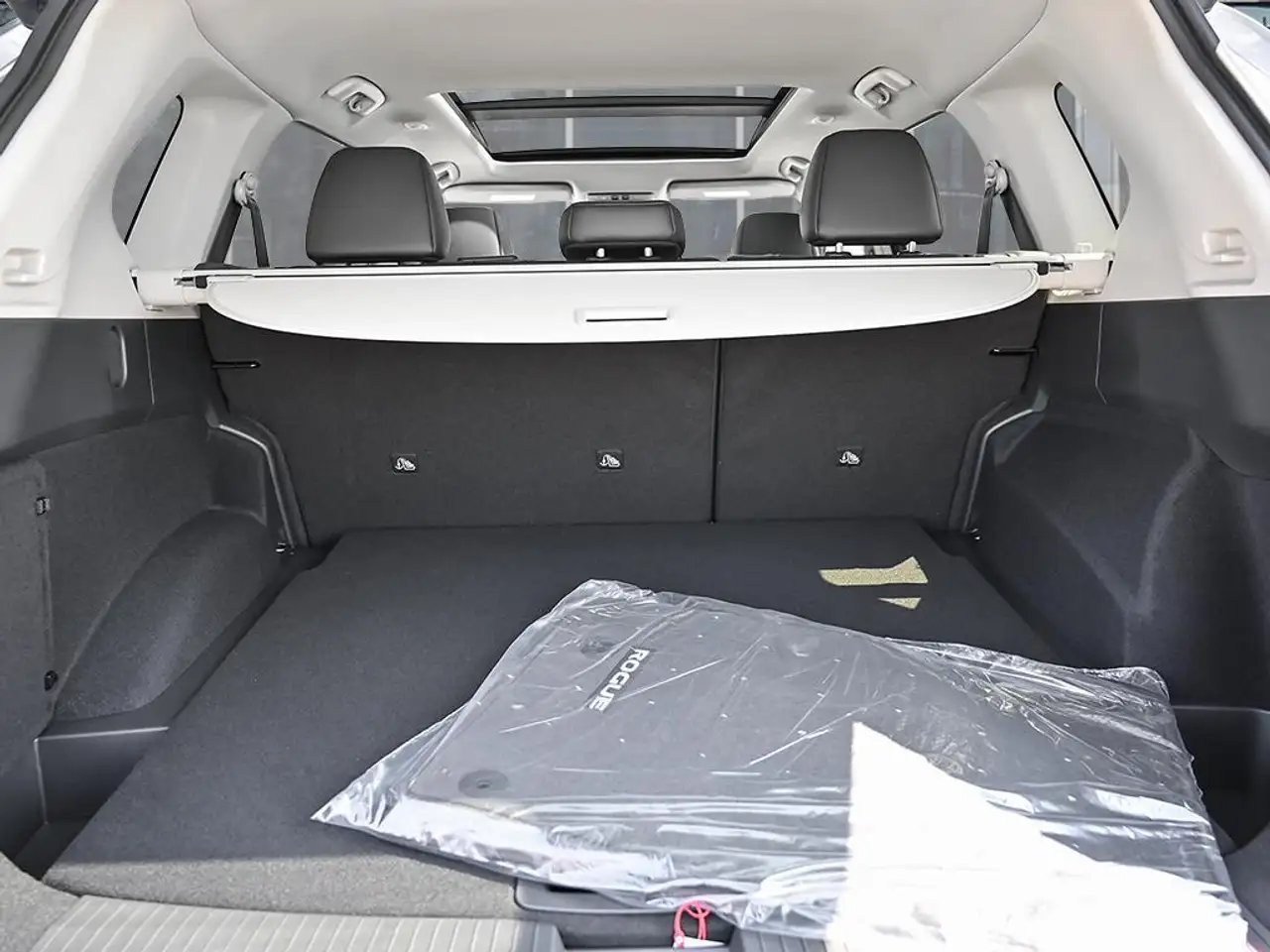 Nissan Rogue снимка Nissan Rogue
