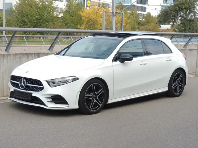 Mercedes-Benz A 220 d Amg Line DCT PANO MBUX Nightpaket