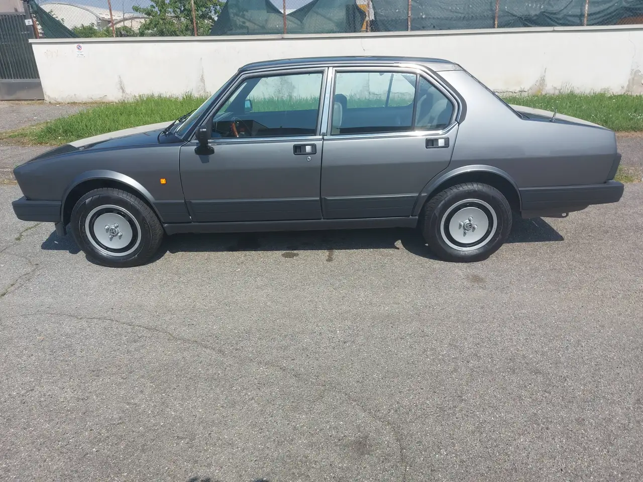 Alfa Romeo Alfetta 2.0i Quadrifoglio Oro, foto 4