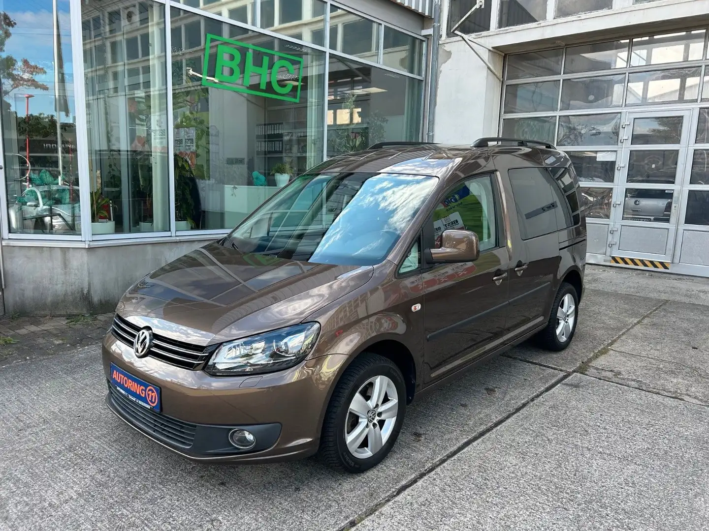 Volkswagen Caddy 2.0 TDI Comfortline XENON*NAVI*AHK*7 SITZE Brun - 2