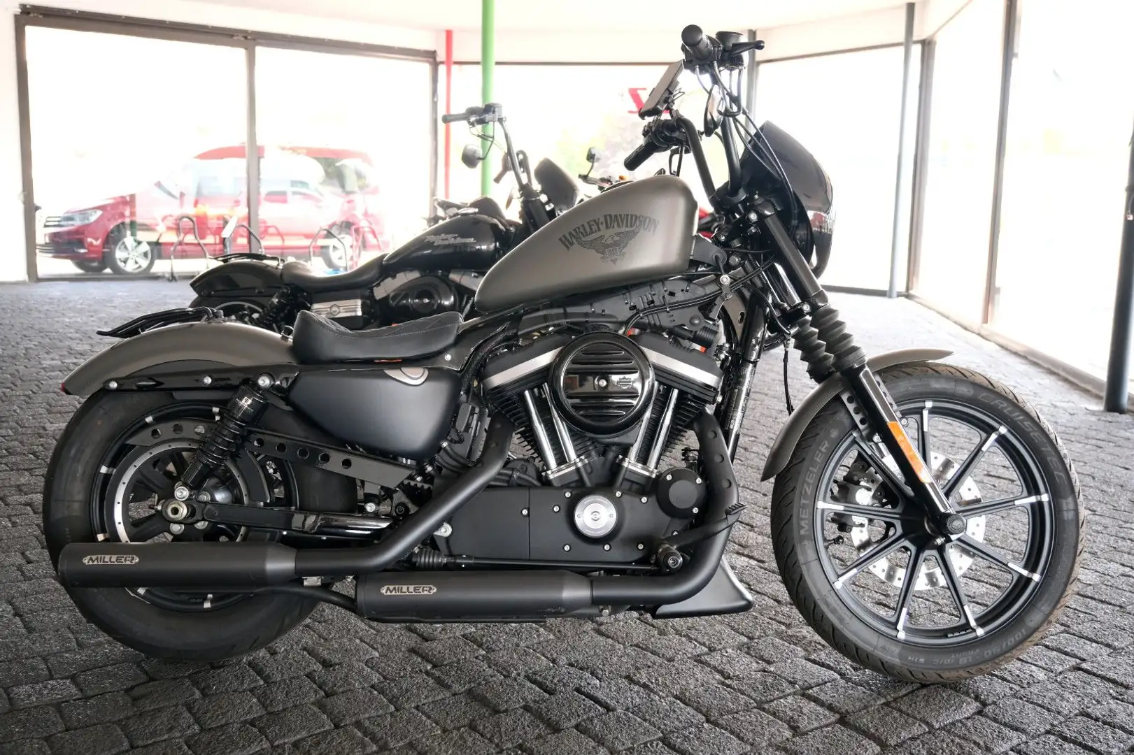 Harley-Davidson Iron 883 Umbau TOP-Zustand Gris - 1