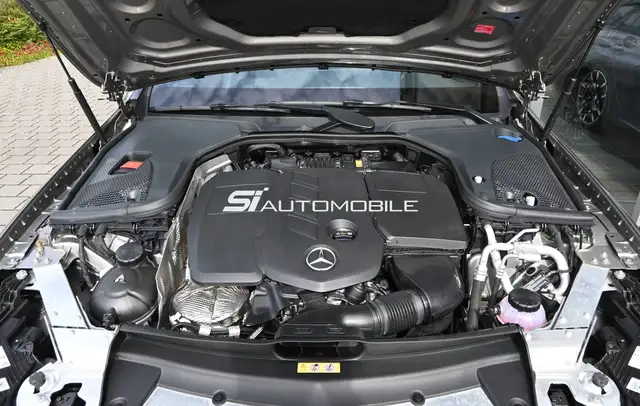 Mercedes-Benz E-Class view 9