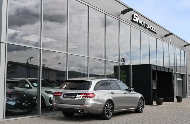 Mercedes-Benz E-Class view 5