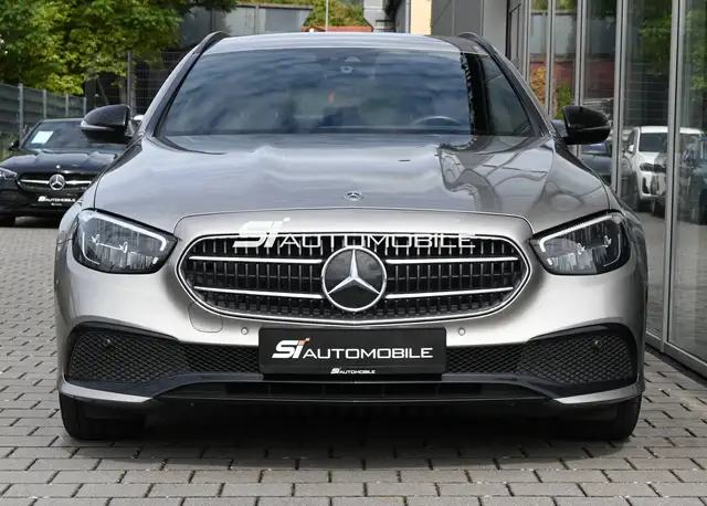 Mercedes-Benz E-Class view 8