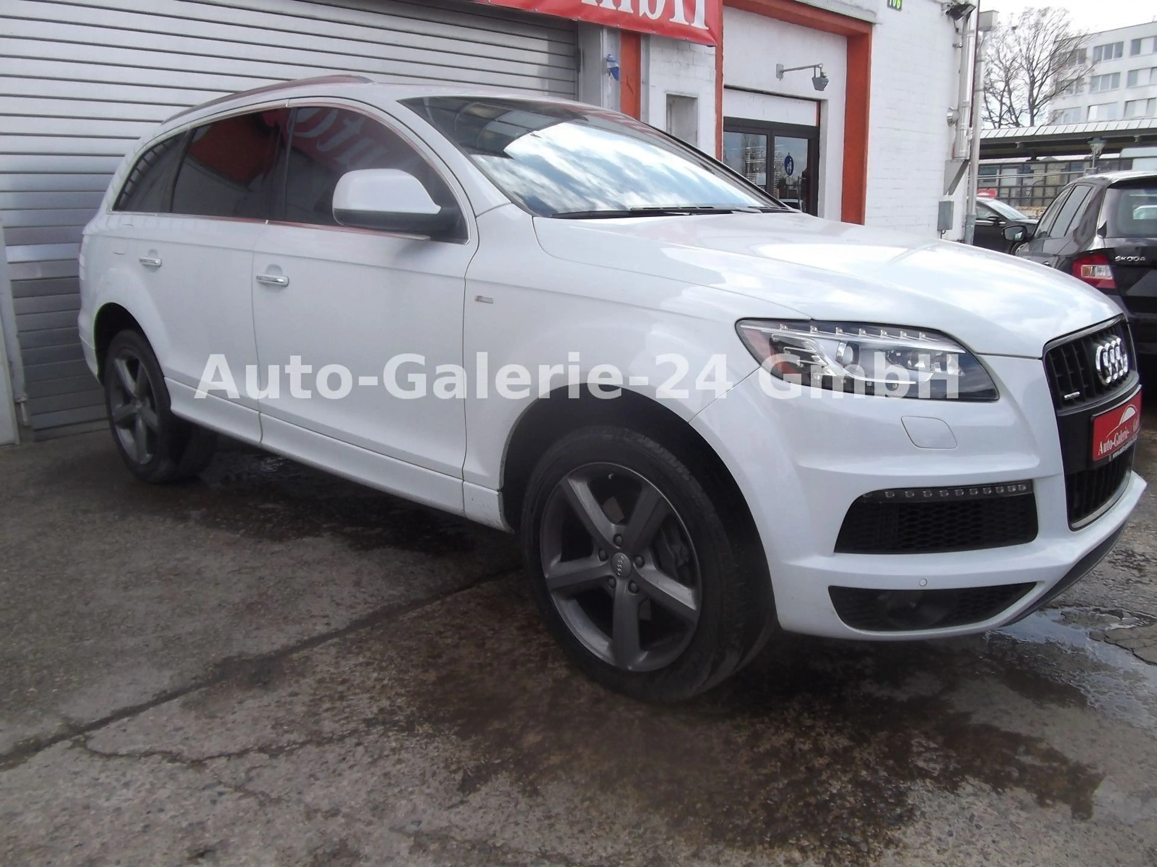 Audi Q7 3.0 TDI (DPF) quattro tiptronic S- Line — photo 3
