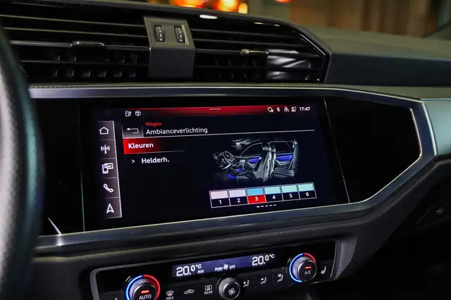 Audi Q3 view 22