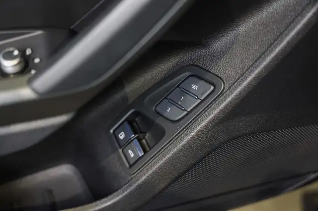 Audi Q3 view 29