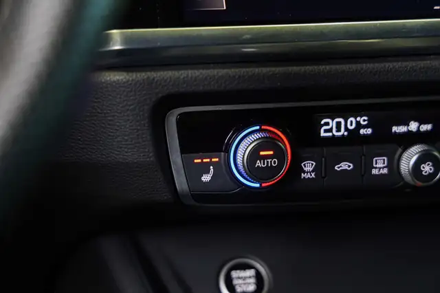 Audi Q3 view 25