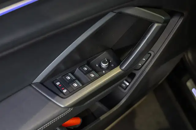 Audi Q3 view 28