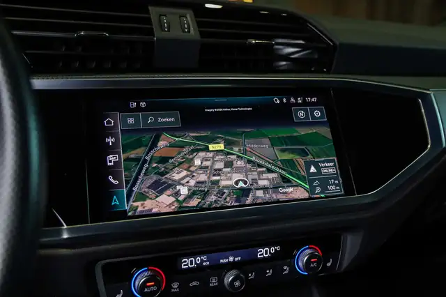Audi Q3 view 20