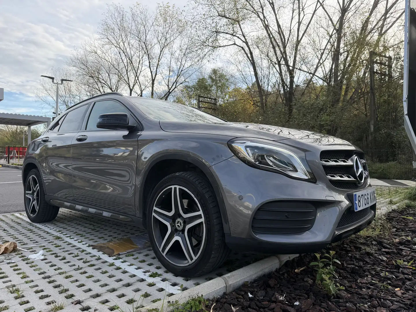 Mercedes-Benz GLA 220 220d AMG Line 7G-DCT Gris - 2