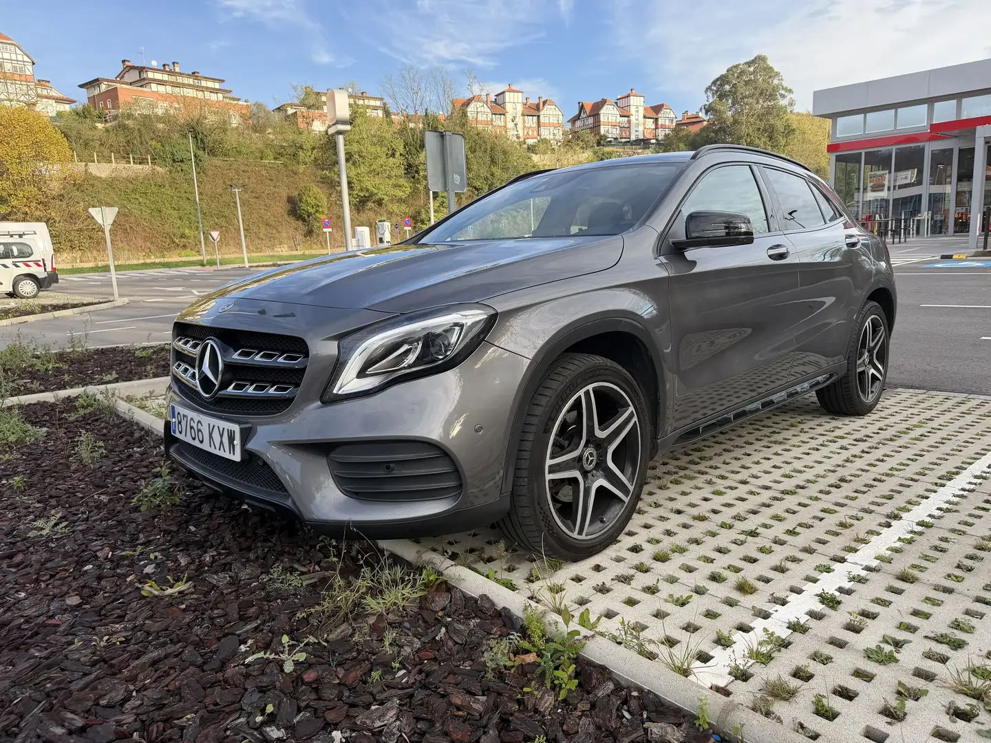 Mercedes-Benz GLA 220 220d AMG Line 7G-DCT Gris - 1