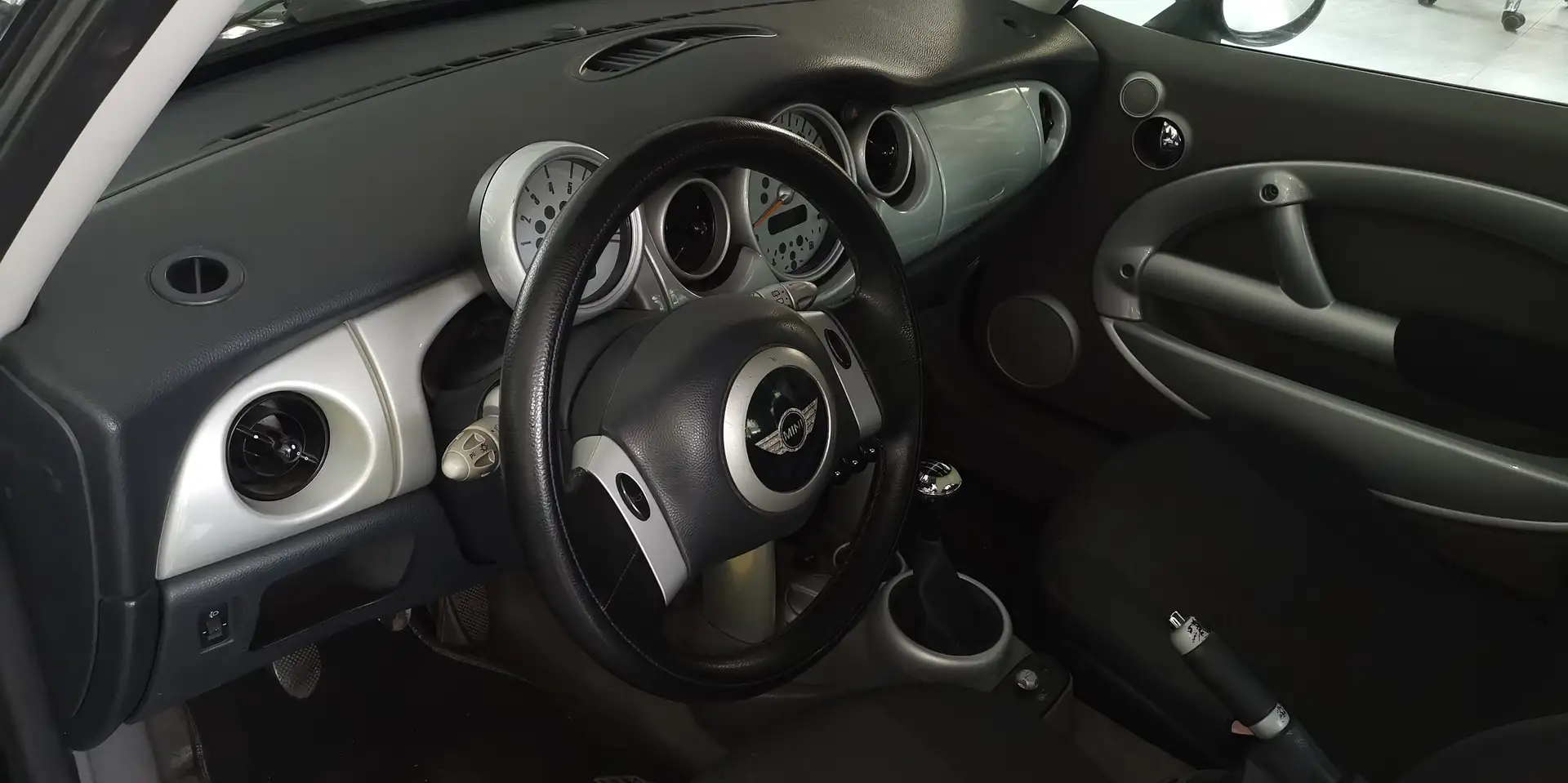 MINI Cooper Mini II 2001 1.6 Marrone - 2