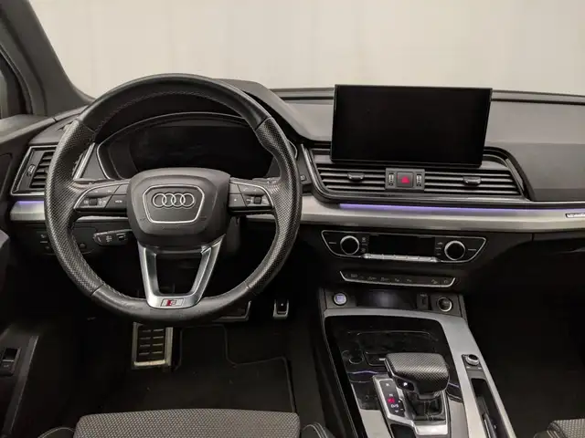 Audi Q5 view 4