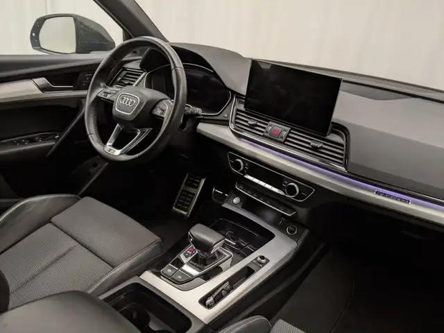 Audi Q5 view 3