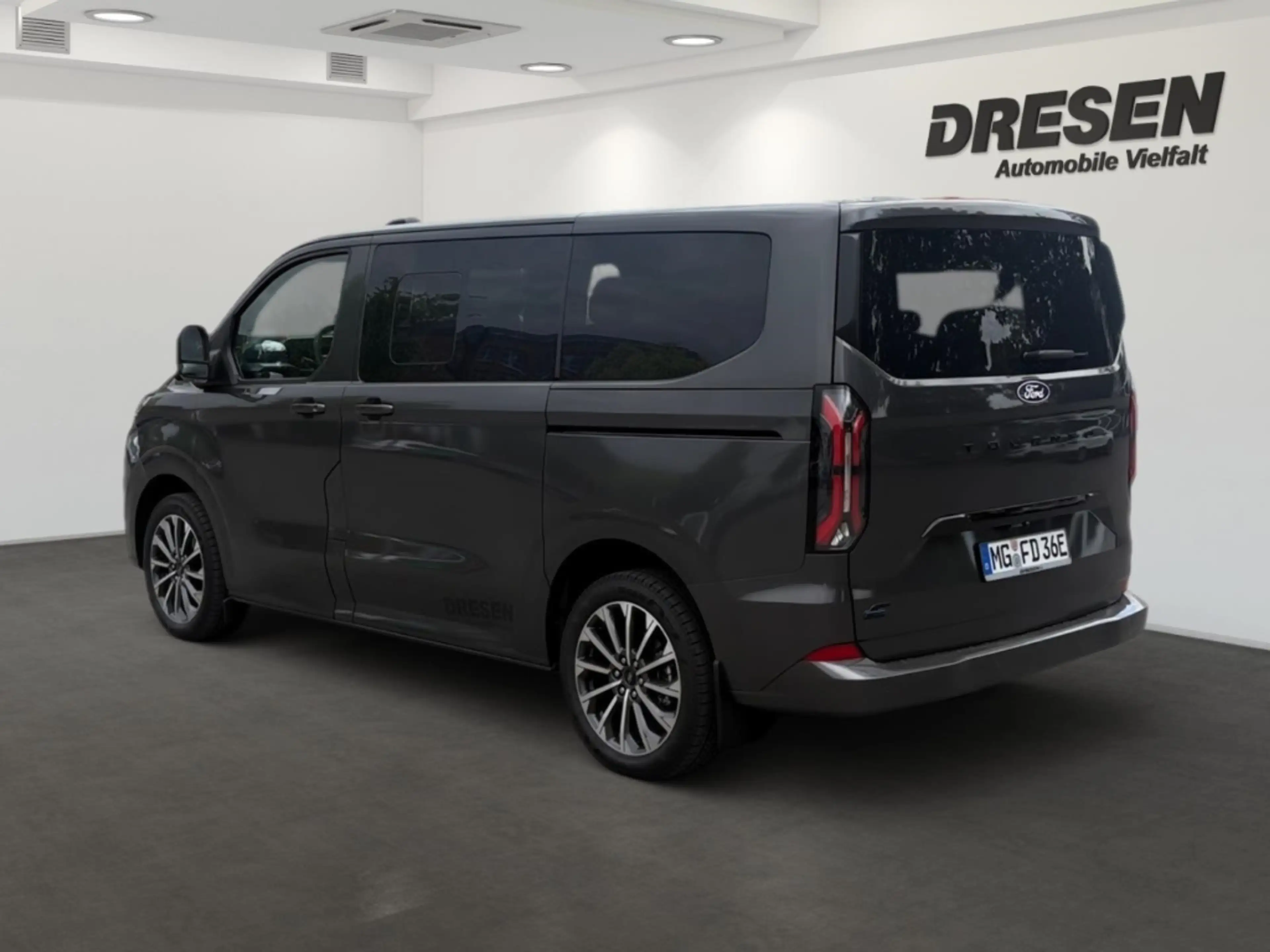 Ford Tourneo Custom E 340 L1 RWD Elektromotor Bus Titanium X El. Panod — photo 6
