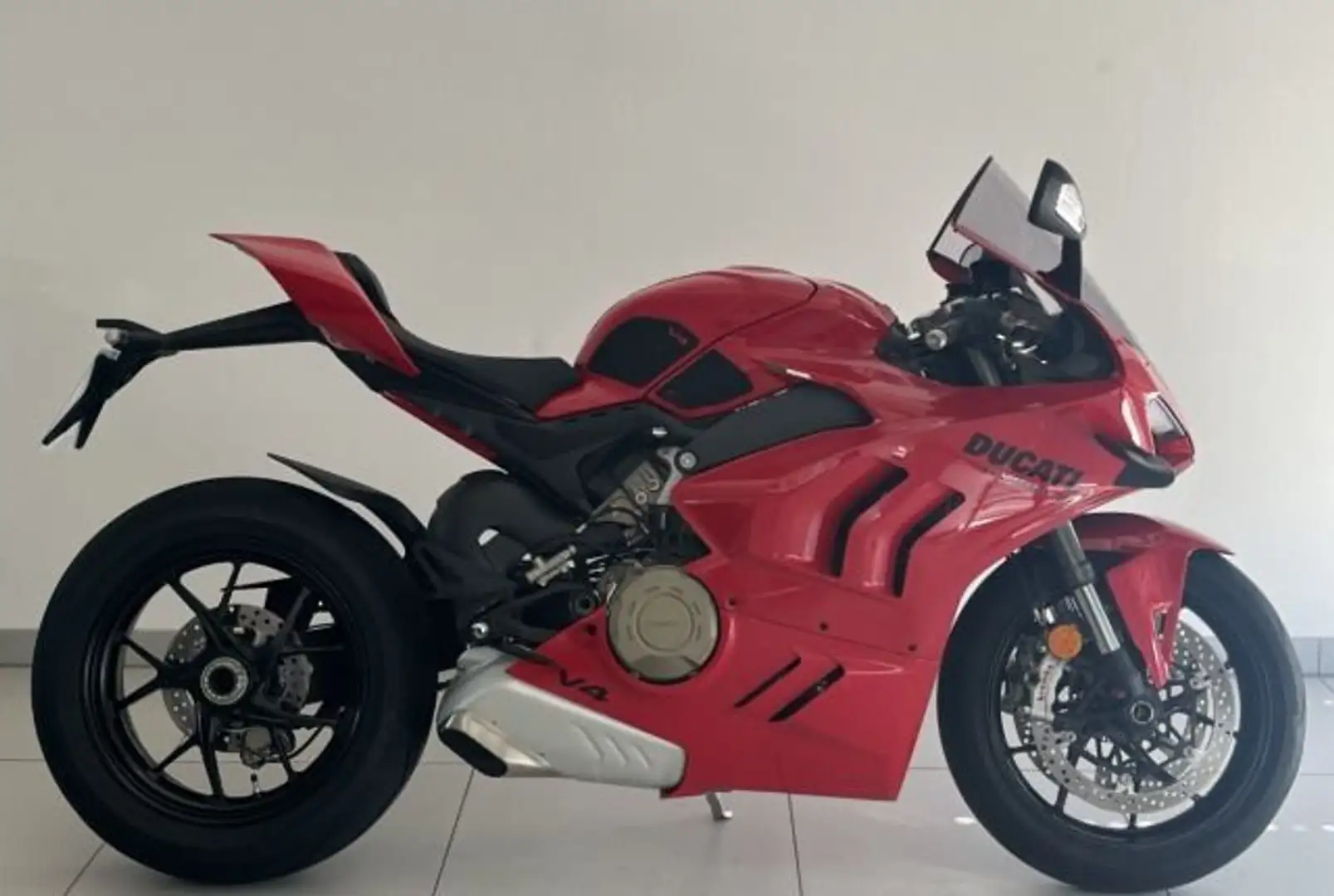 Ducati Panigale V4 - 4.258km *Garantie bis 09/27 Roşu - 1