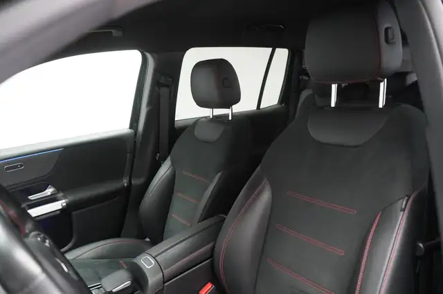 Mercedes-Benz GLB view 20