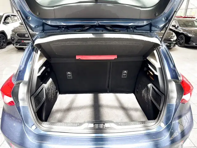 Ford Focus view 6
