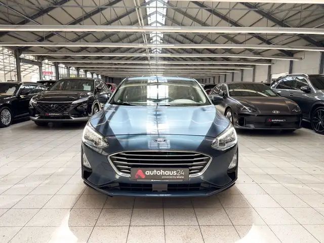 Ford Focus view 2