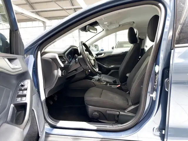 Ford Focus view 7