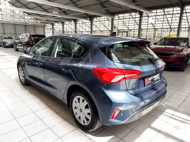Ford Focus view 4