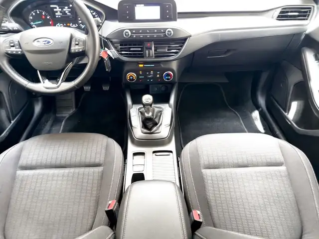 Ford Focus view 14