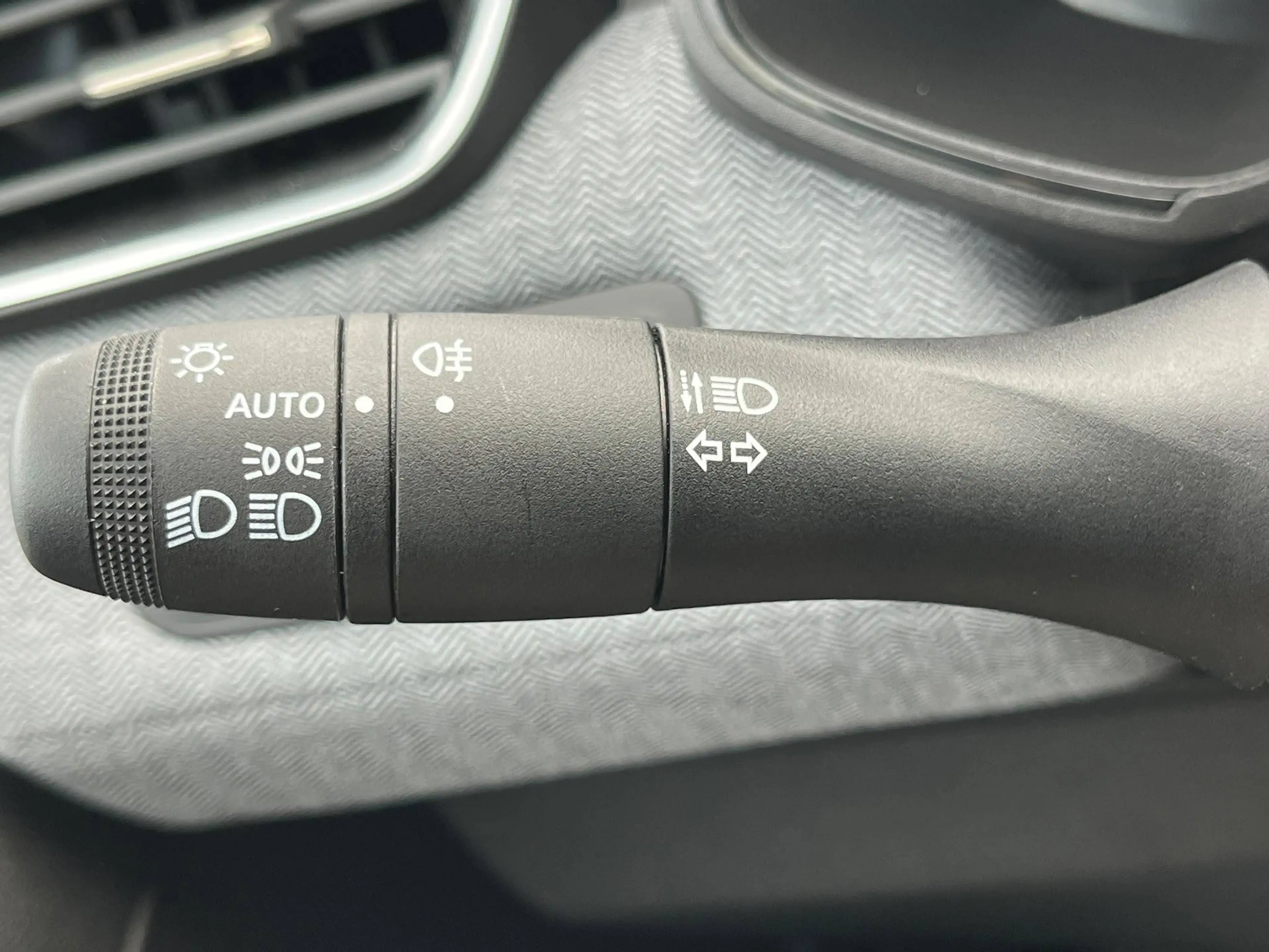 Renault Clio Clio 1.0 TCe Techno — photo 15